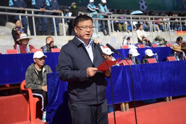 专家：文班亚马季后赛表现欠缺领导力，马刺需加强管理
